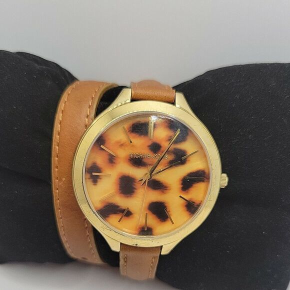 Michael Kors Slim Runway MK2327 Women's Brown Leather Analog Quartz Watch AM471 - Picture 1 of 10